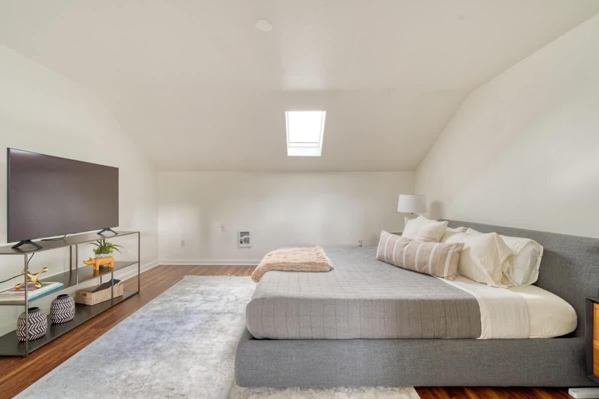 Stay Portland - Perfect Portland Farmhouse Loft - Breweries & Bars Bagian luar foto