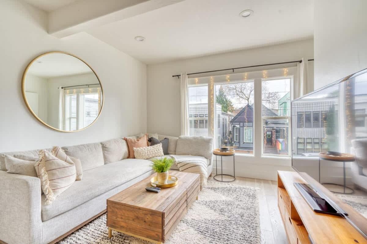 Stay Portland - Perfect Portland Farmhouse Loft - Breweries & Bars Bagian luar foto